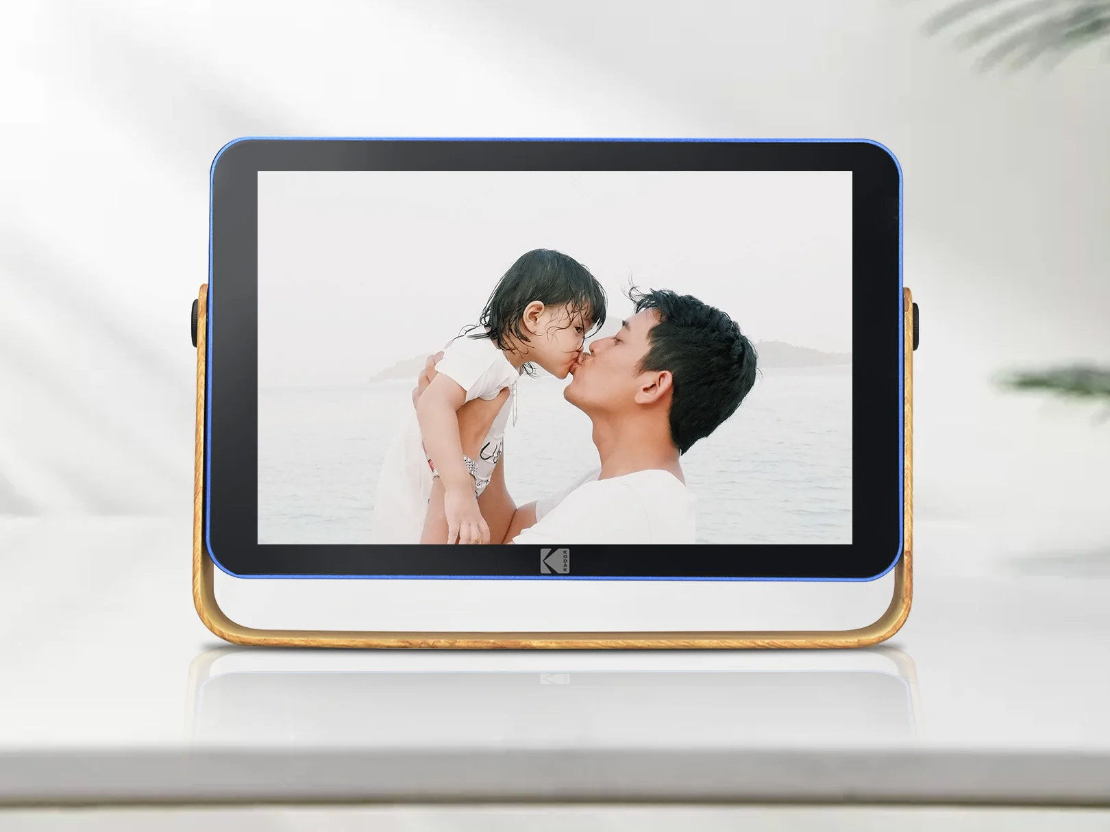 Kodak WiFi Digital Picture Frame - Image 4